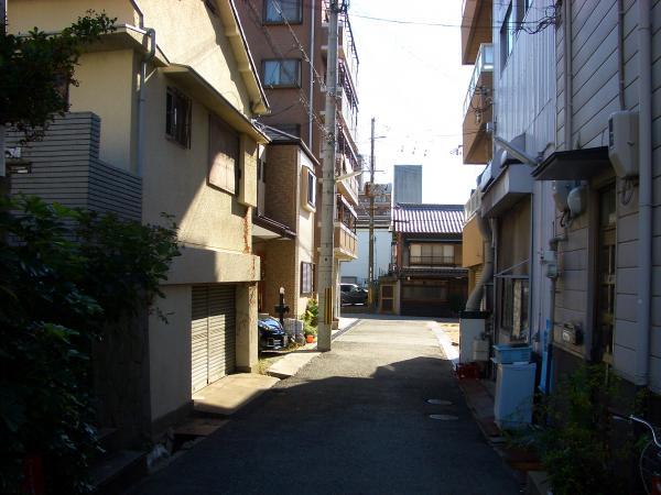 Local photos, including front road. There current state left Furuya