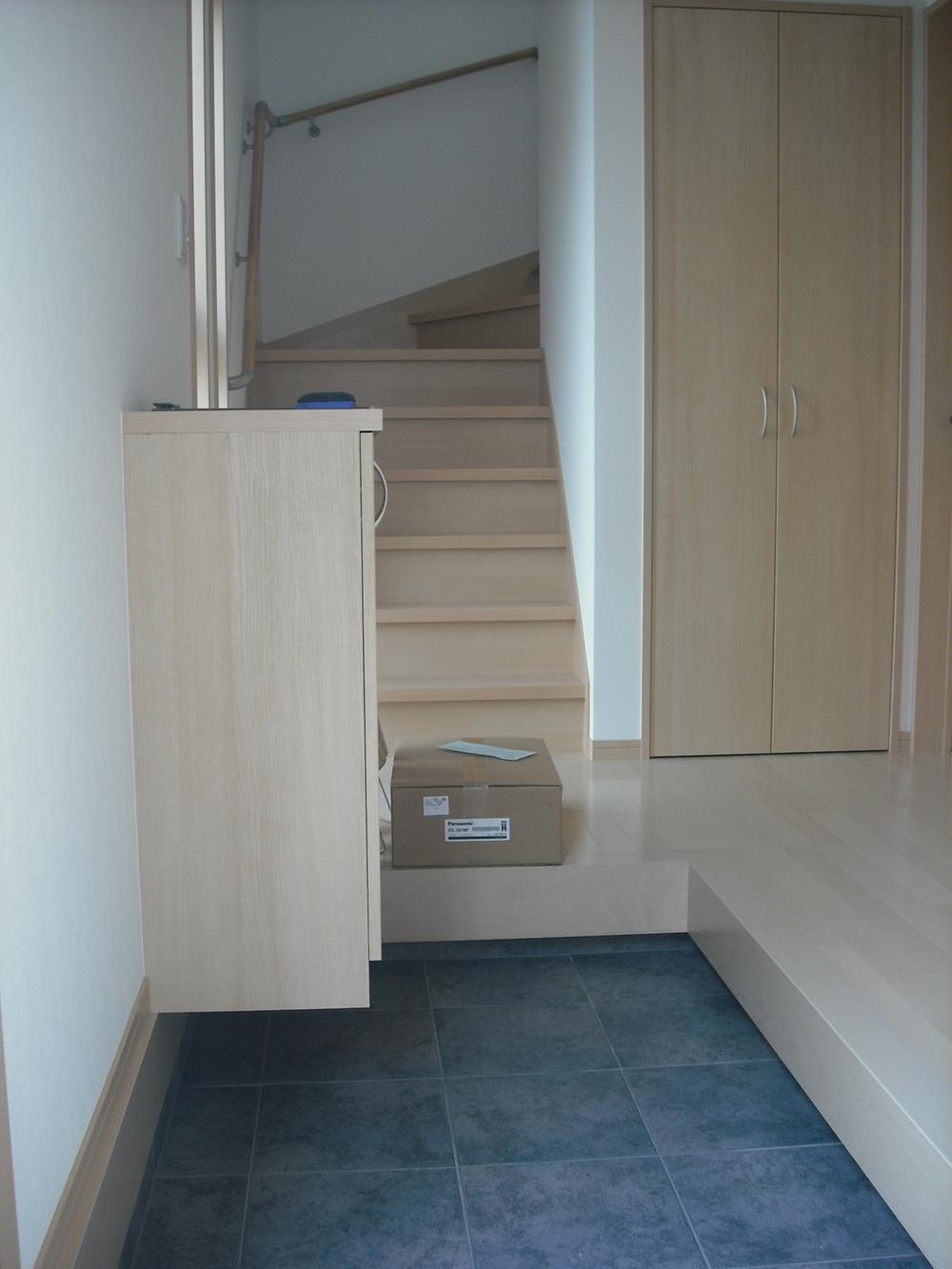 Entrance. Local (September 2013) Shooting