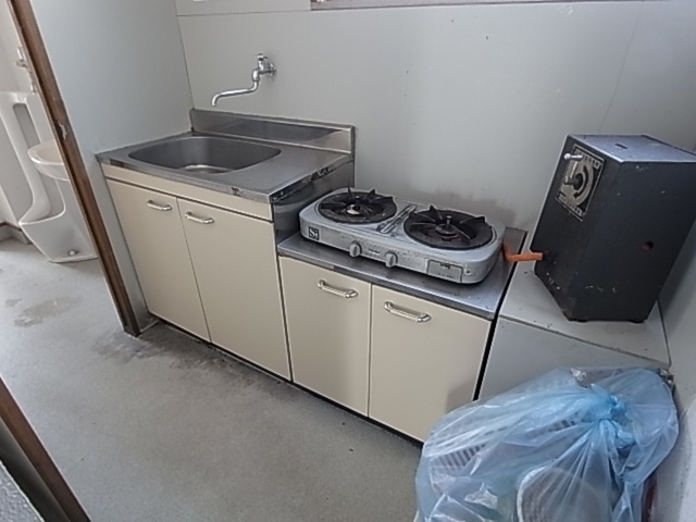 Kitchen. Gasukitchin (shared)