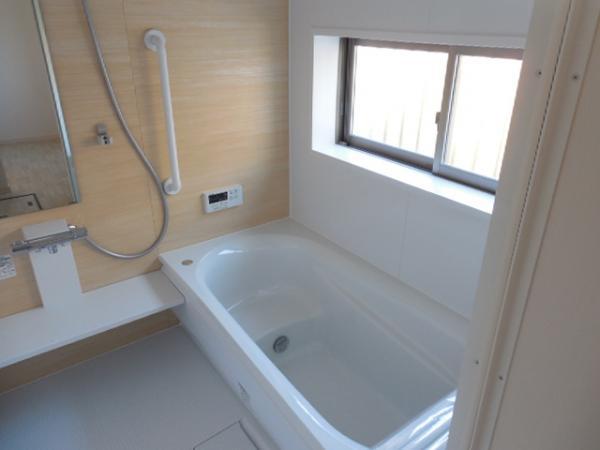 Bathroom. A nice time in a wide Ofuro!