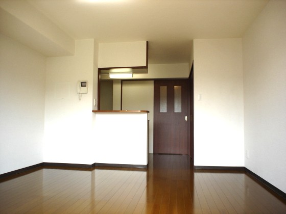 Living and room. Spacious Western-style 8.4 Pledge