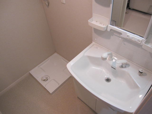 Washroom. Big is with shampoo dresser