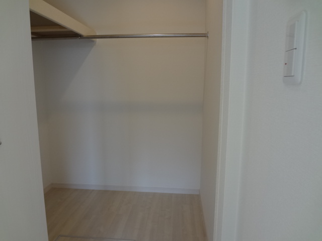 Receipt. There is also a walk-in closet that many enter! !