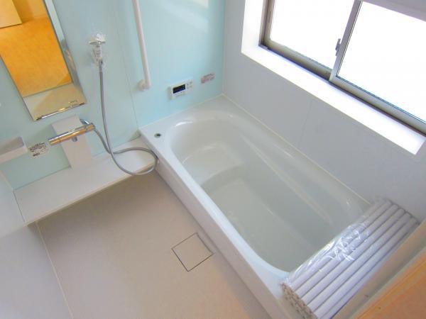 Same specifications photo (bathroom)
