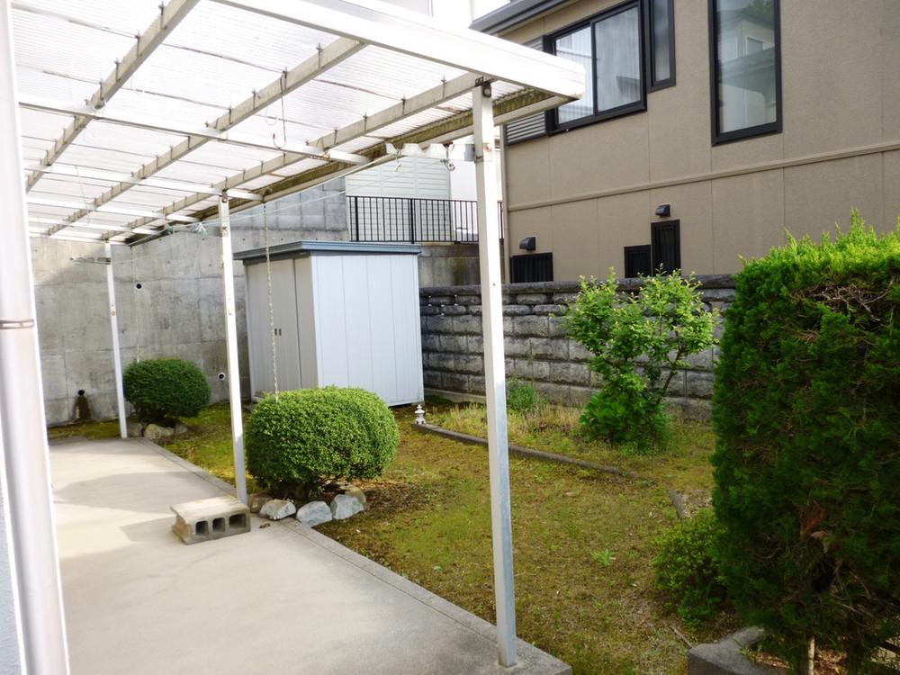 Garden. Local (May 2013) Shooting