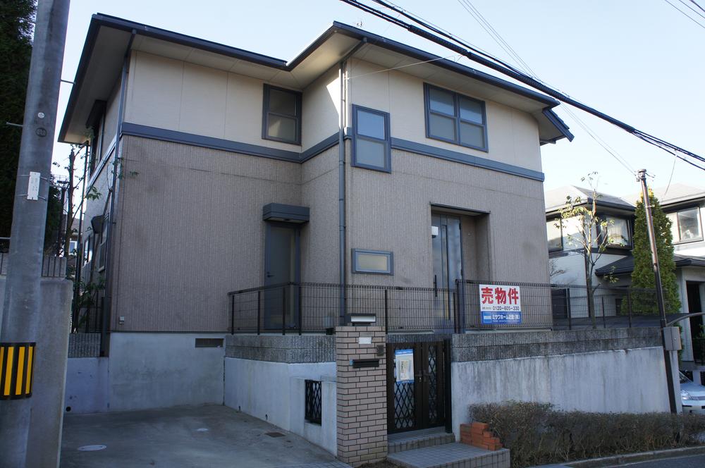 Local appearance photo. Local (12 May 2013) Shooting