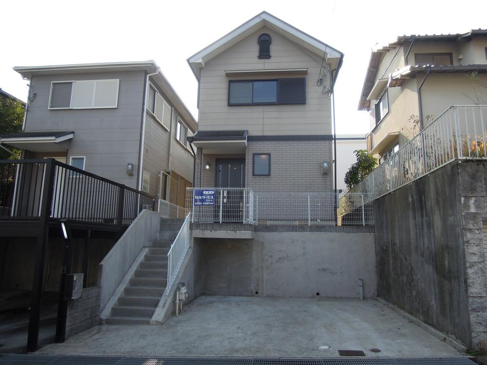 Local appearance photo. Local (12 May 2013) Shooting