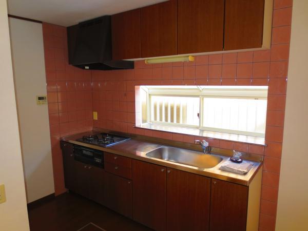 Kitchen. Popular system kitchen to wife.  Housework is more easier.