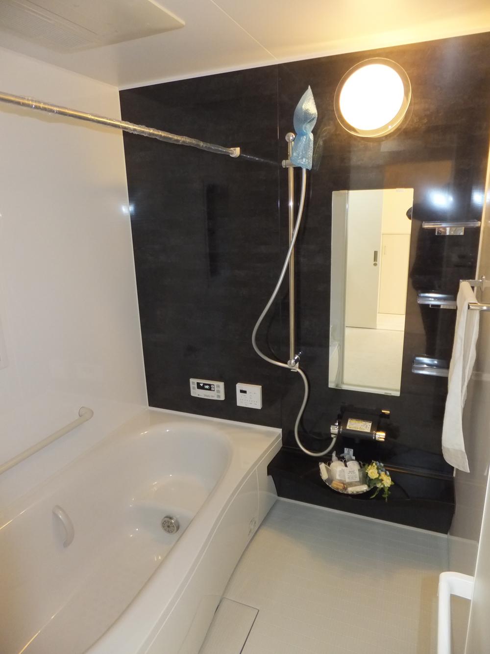 Bathroom. Mist Kawakku, Fullseg corresponding terrestrial digital LCD TV also comes with.