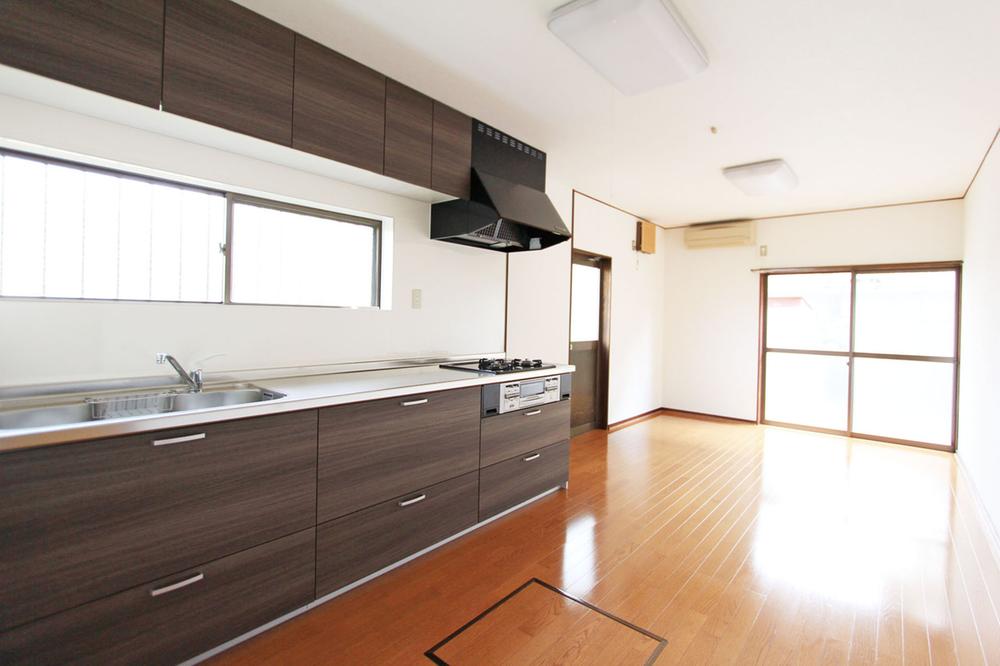 Kitchen. Indoor (12 May 2013) shooting kitchen replacement, Flooring Chokawa, ceiling, Wall cross Chokawa.