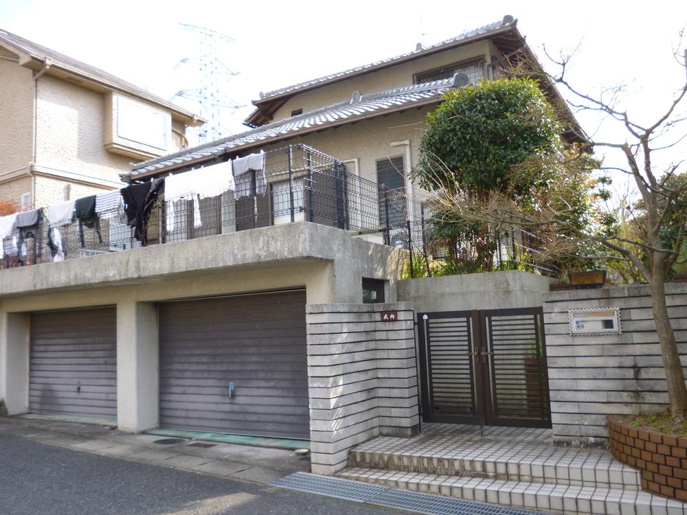 Local appearance photo. Local (January 2012) shooting