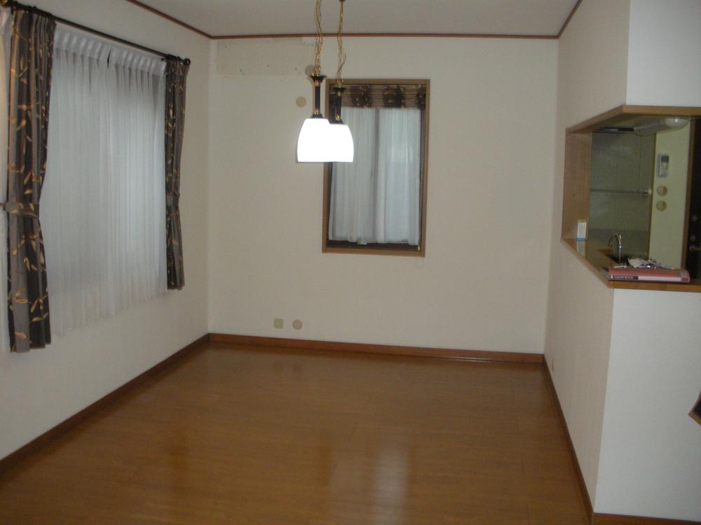 Bathroom. Dining space