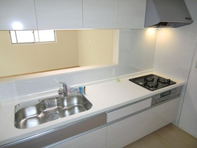 Same specifications photo (kitchen). Same specifications photo (kitchen) Slide storage! Water purifier with shower!