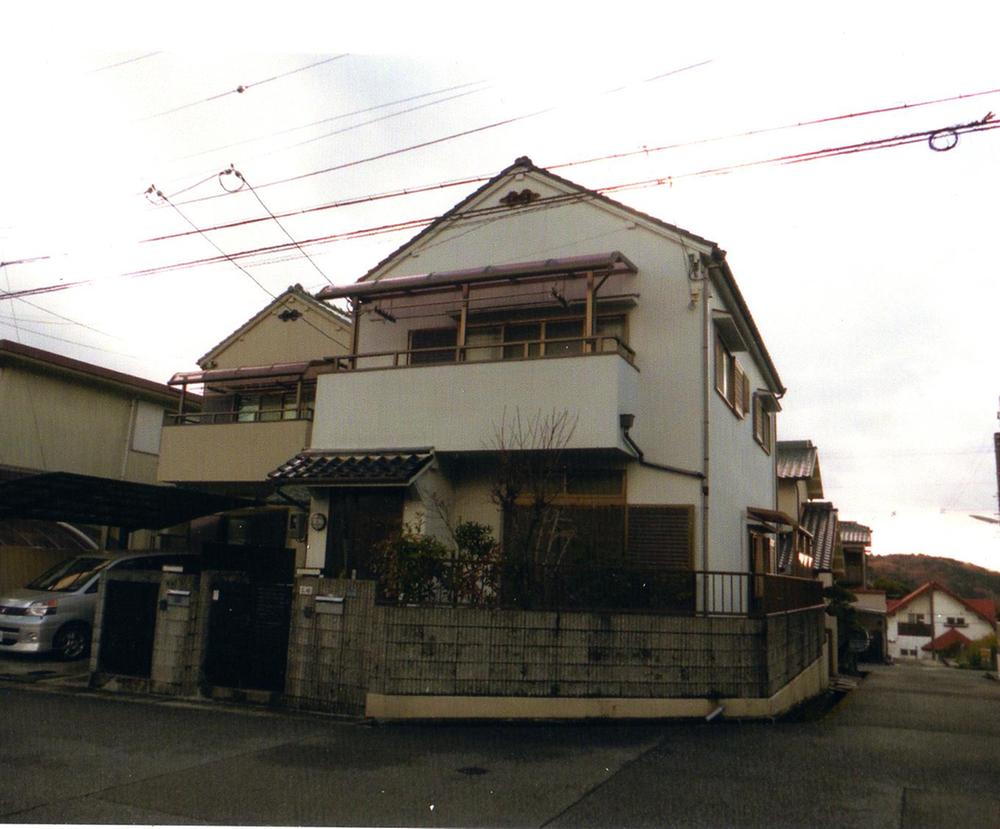 Local appearance photo. Local (12 May 2013) Shooting