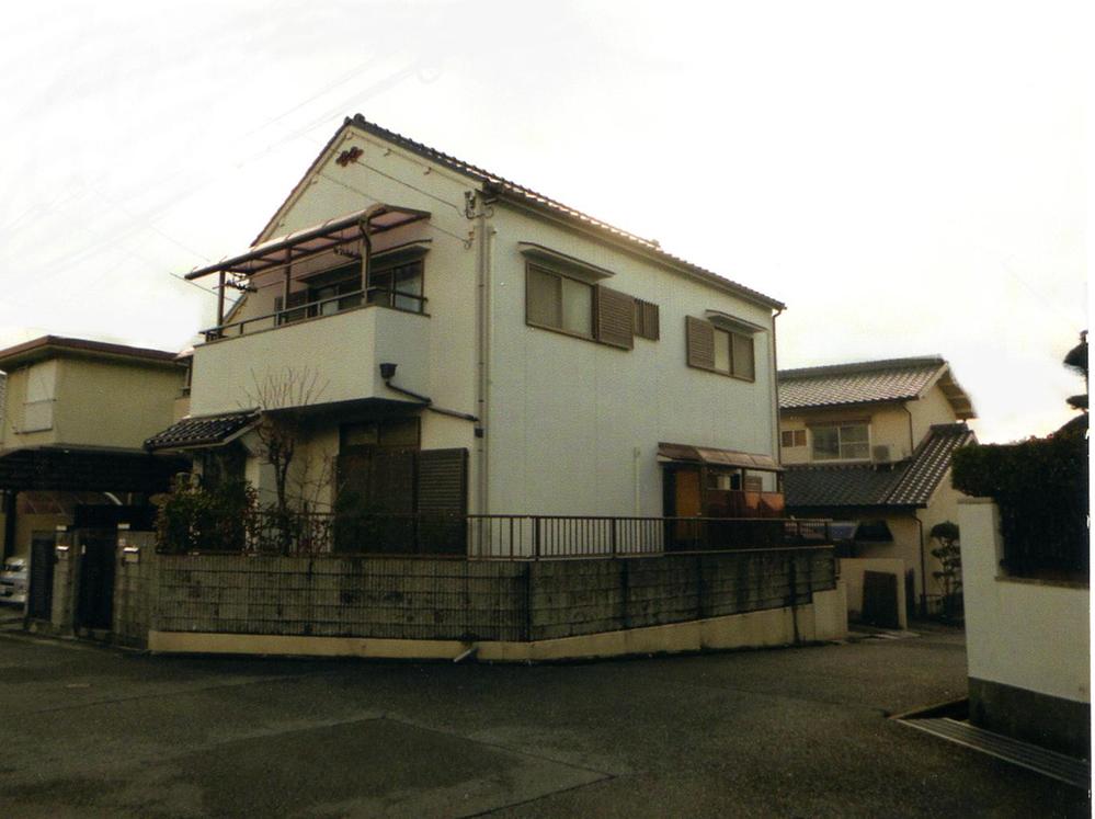 Local photos, including front road. Local (12 May 2013) Shooting