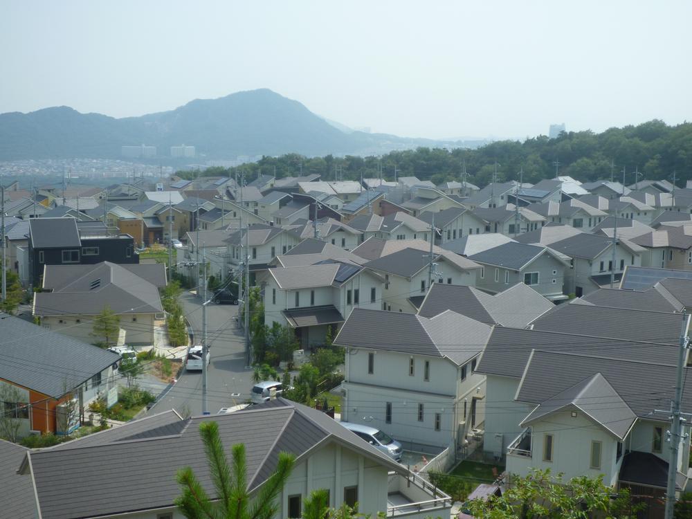 Hill photo. Since the height of the building is limited, We finished in the well-proportioned beautiful cityscape. 