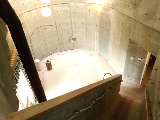 Living. To the living room, such as a hideout