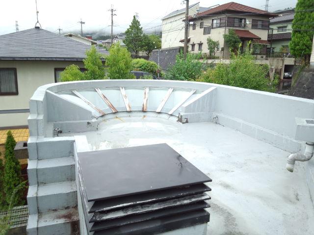 Other. It overlooks the green of the mountains from the rooftop