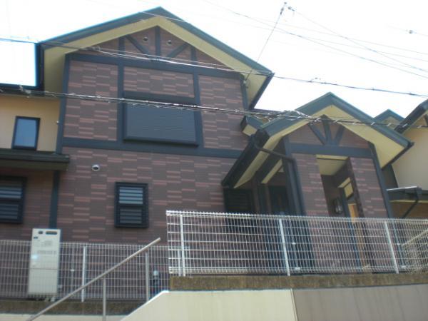 Local appearance photo. Impressive stylish appearance.