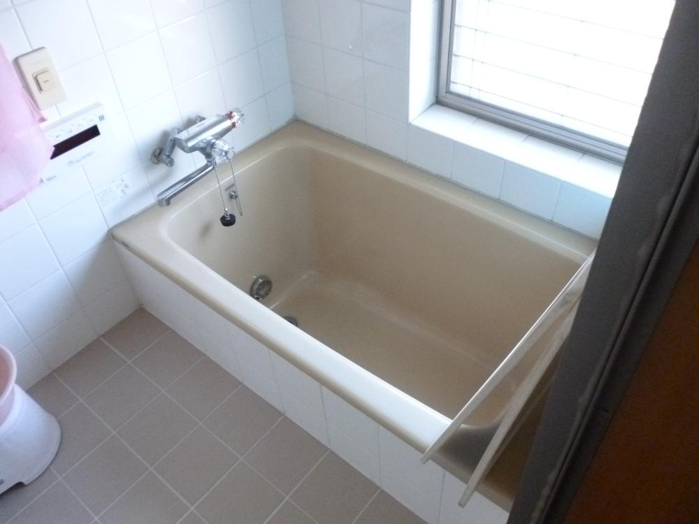 Bathroom. Indoor (10 May 2013) Shooting