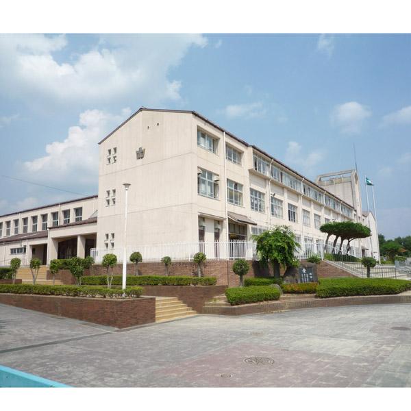 Junior high school. North Kobe junior high school