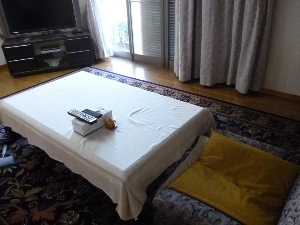 Living. Local (10 May 2013) Shooting