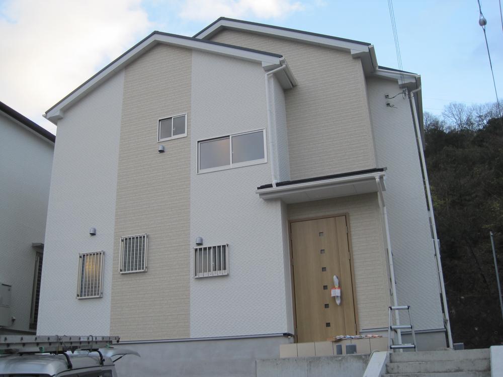 Local appearance photo. Local (12 May 2013) Shooting