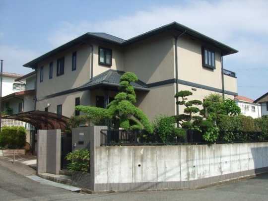 Local appearance photo. North-west corner lot. Day is good.