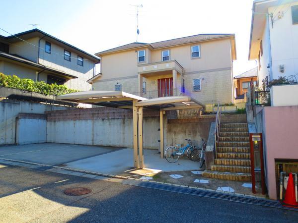 Local appearance photo. wide, large, Beautiful.