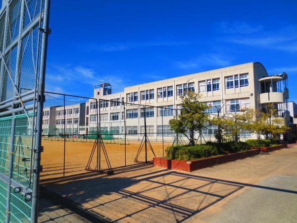 Junior high school. Arino healthy even on foot to 1520m junior high school until junior high school.