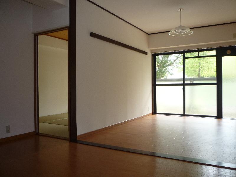 Living and room. Widely bright LDK