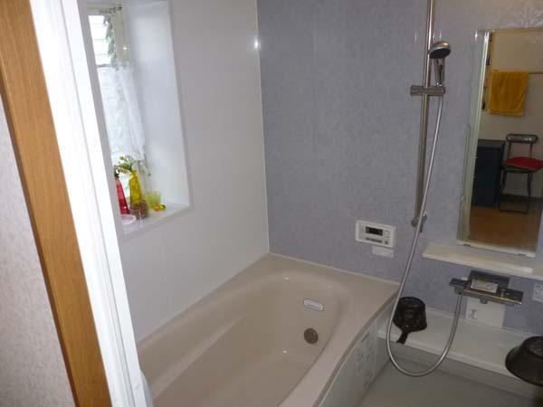 Bathroom. Indoor (12 May 2013) Shooting