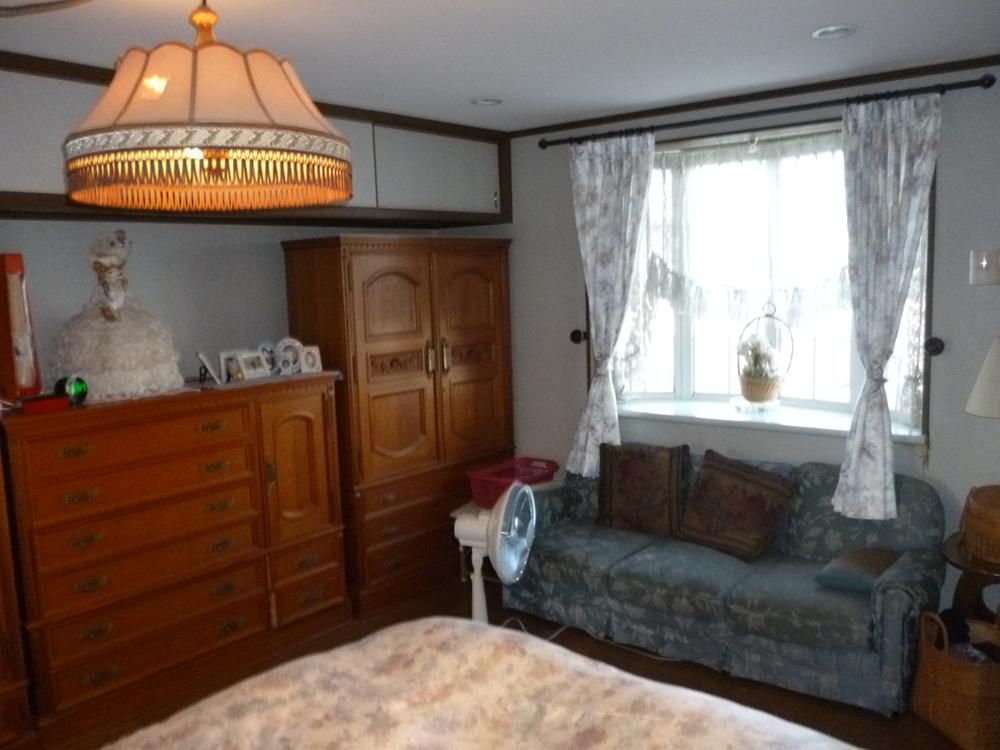 Non-living room. Indoor (12 May 2013) Shooting