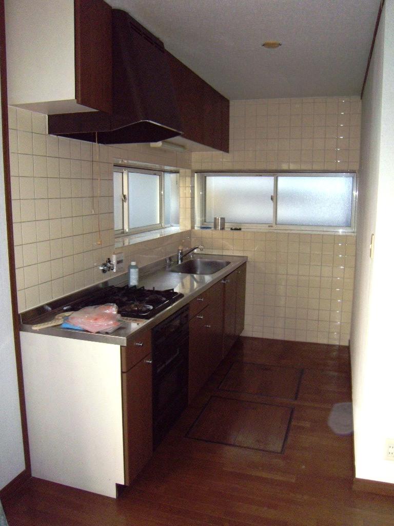 Kitchen. Indoor (11 May 2013) Shooting