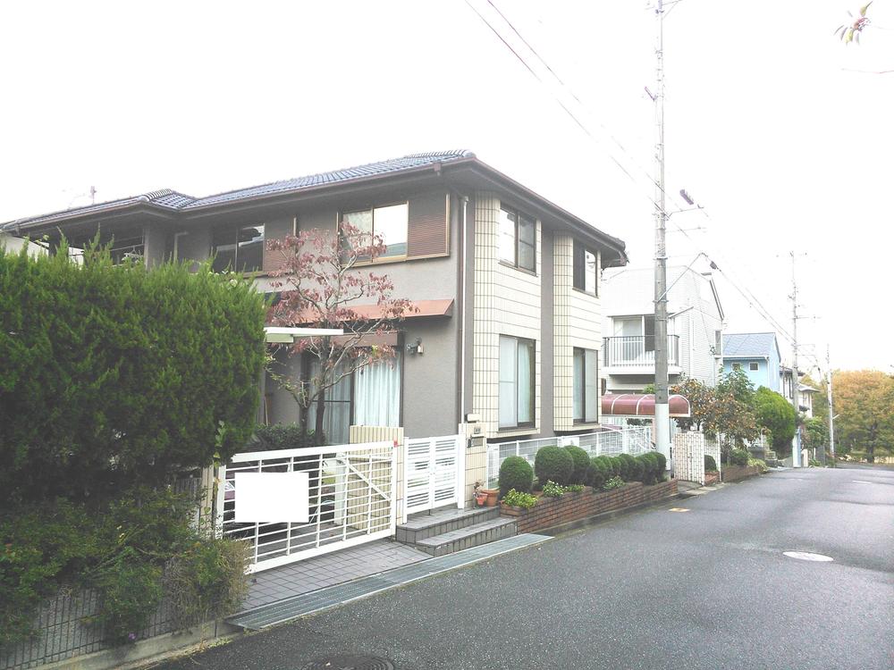 Local appearance photo. Local (12 May 2013) Shooting