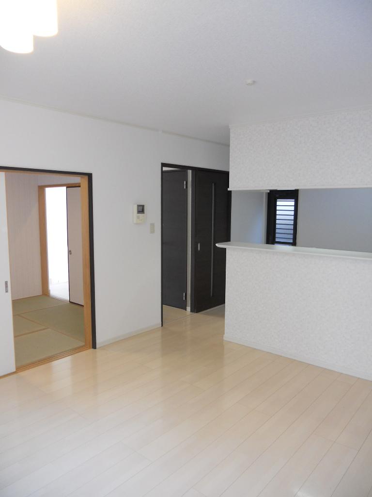 Living. 2013 September, Indoor all rooms Cross re-covering