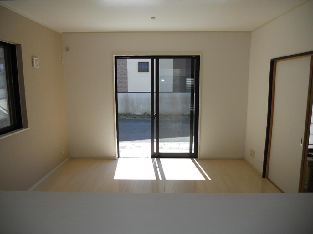 Living. Living room from the kitchen ・ It is the view of the dining.