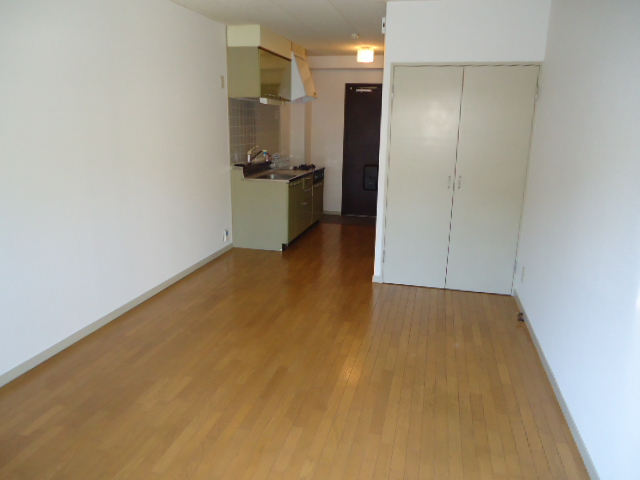 Living and room. Recommended If you want to reduce your monthly rent