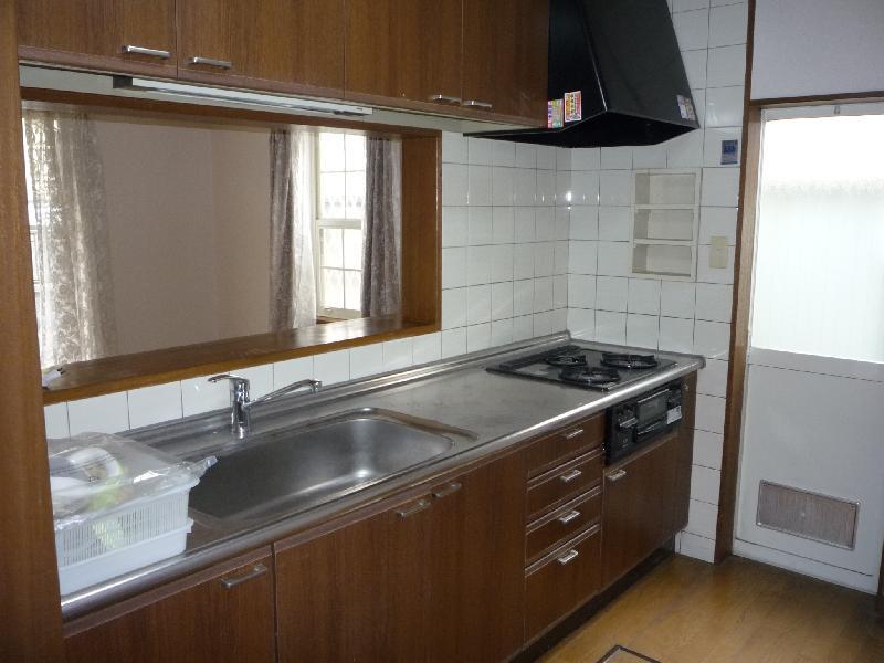 Kitchen. Face-to-face kitchen