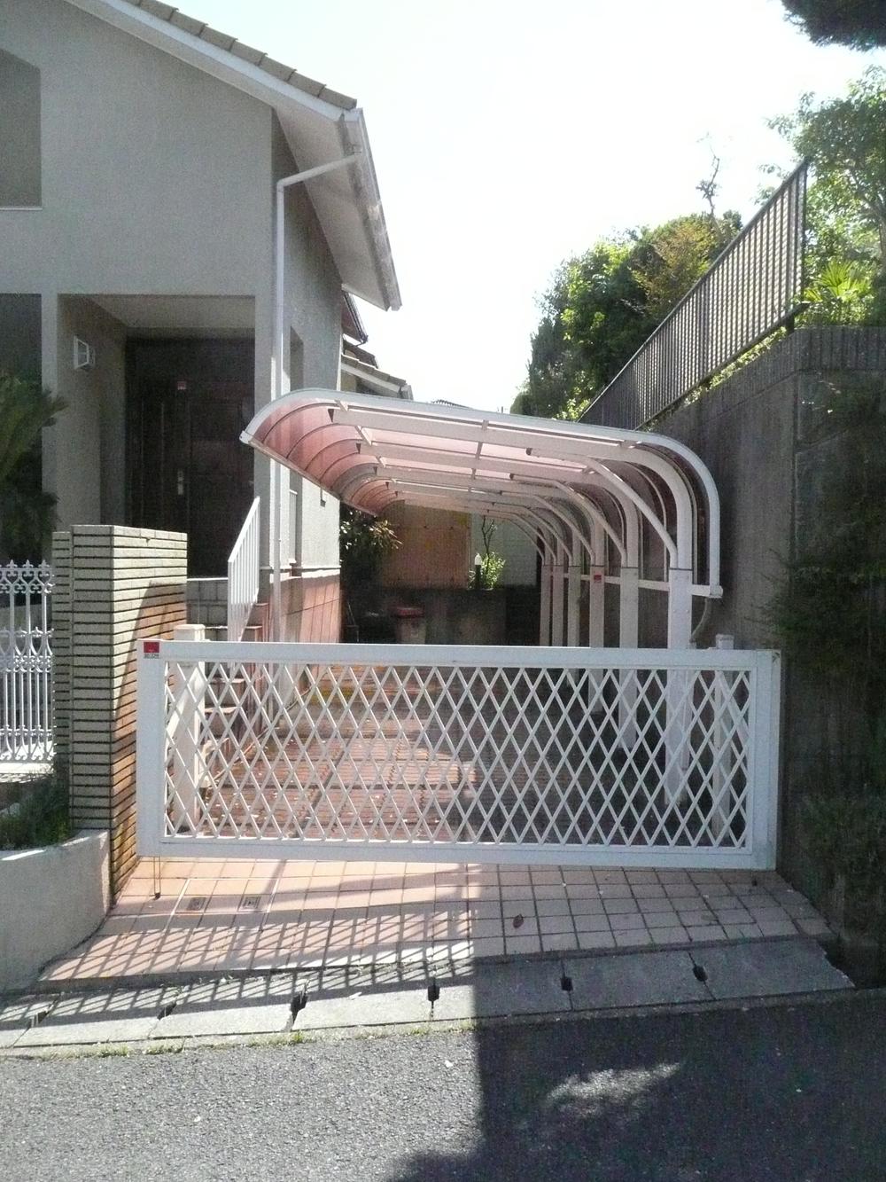 Parking lot. Local (May 2013) Shooting