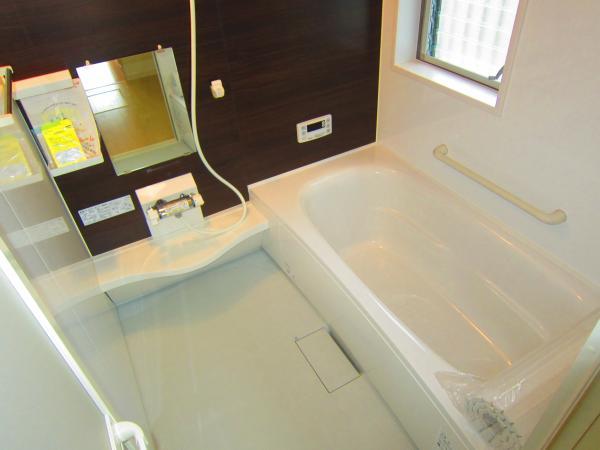 Bathroom. Spread of the bath 1616 size