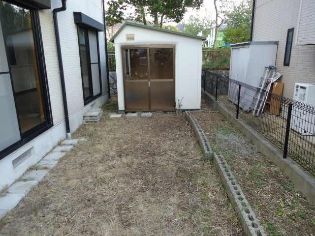 Garden. Private garden, There warehouse