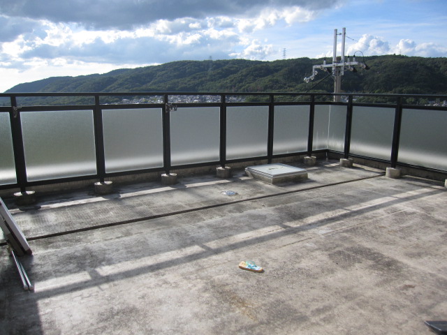 Balcony. Sunny roof balcony ☆