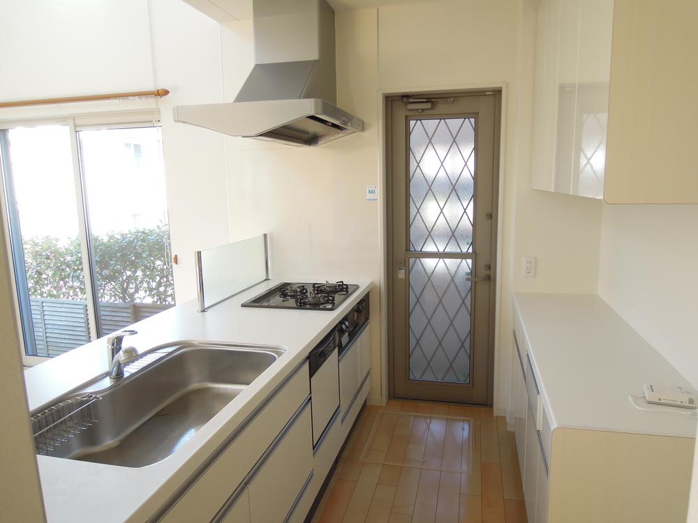 Non-living room. Indoor (12 May 2013) Shooting