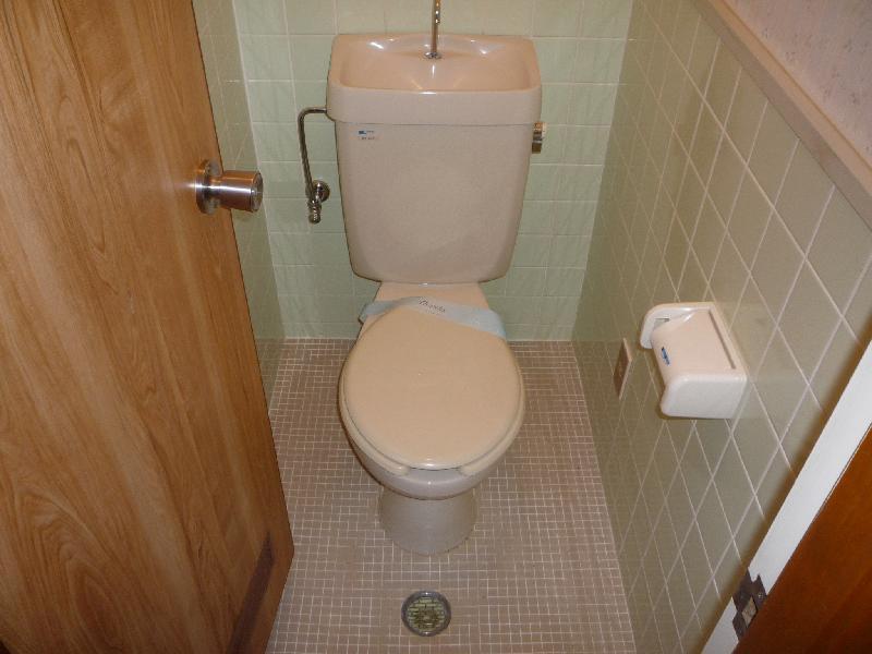 Toilet. Outlet there