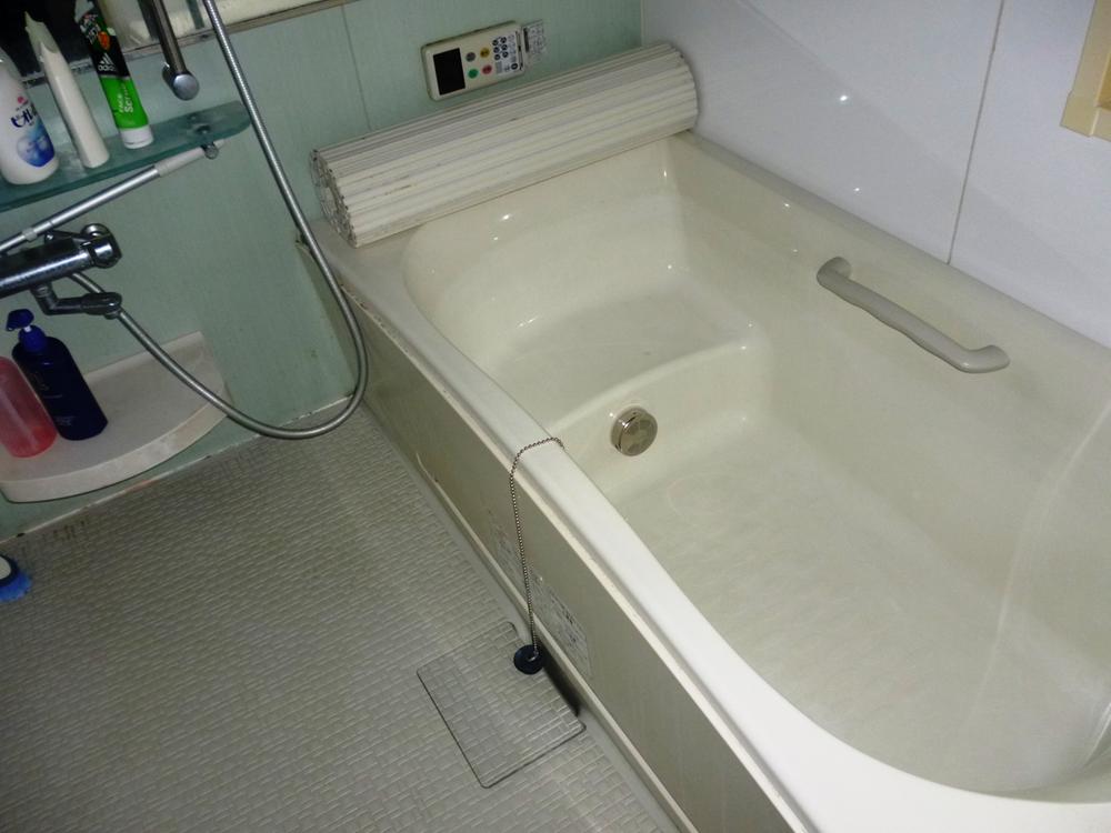 Bathroom. Indoor (10 May 2013) Shooting