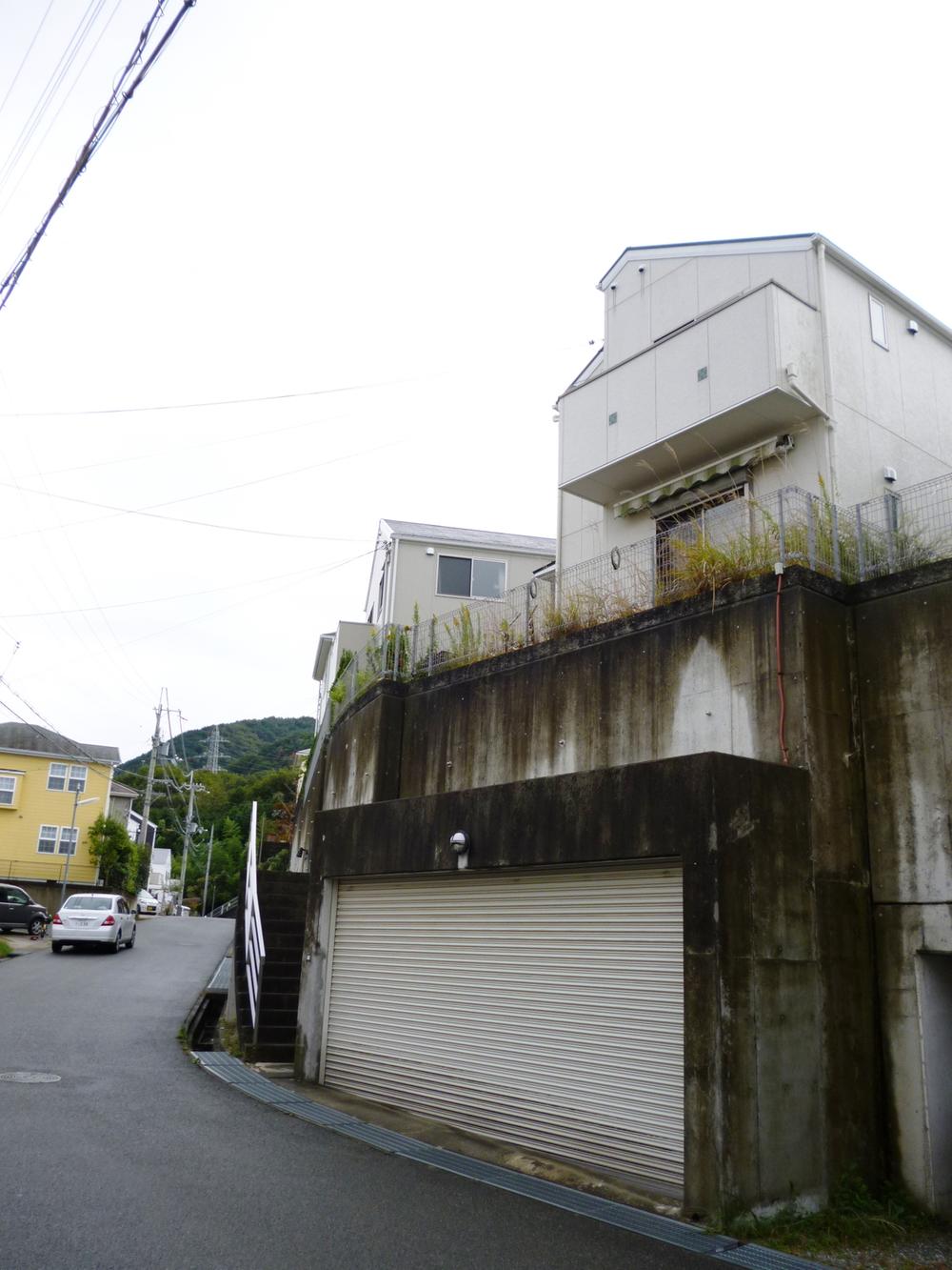 Local photos, including front road. Local (10 May 2013) Shooting