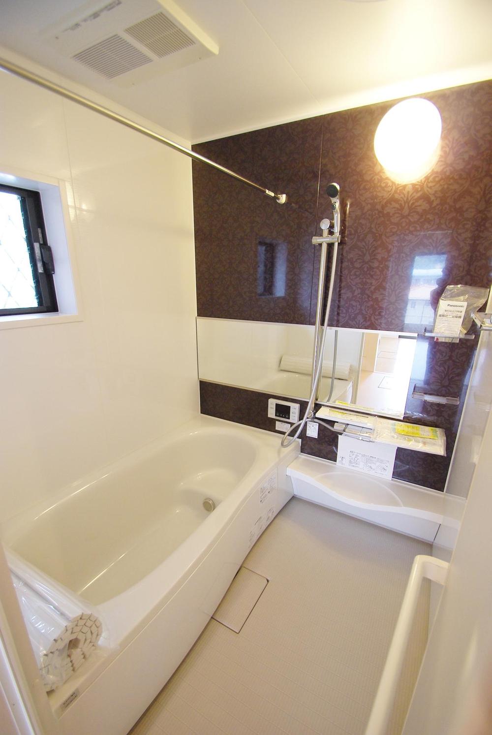 Bathroom. 2013 July 31 shooting (B No. land)