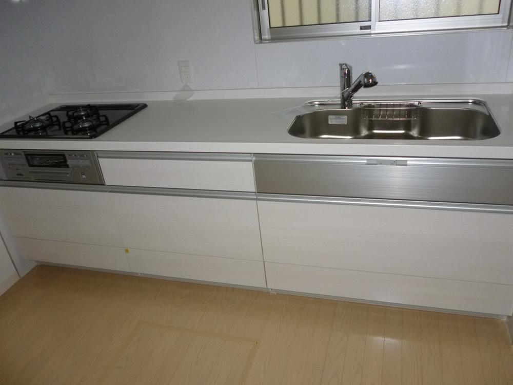 Kitchen. Indoor (11 May 2013) Shooting