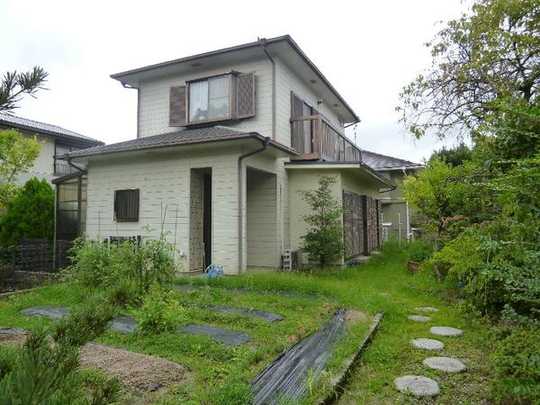 Local appearance photo. Local is a photo.